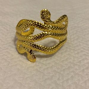 Costume jewelry bracelet